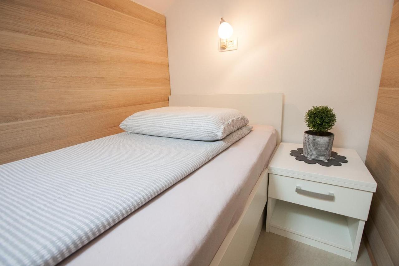Rooms Klik Postojna Exterior photo